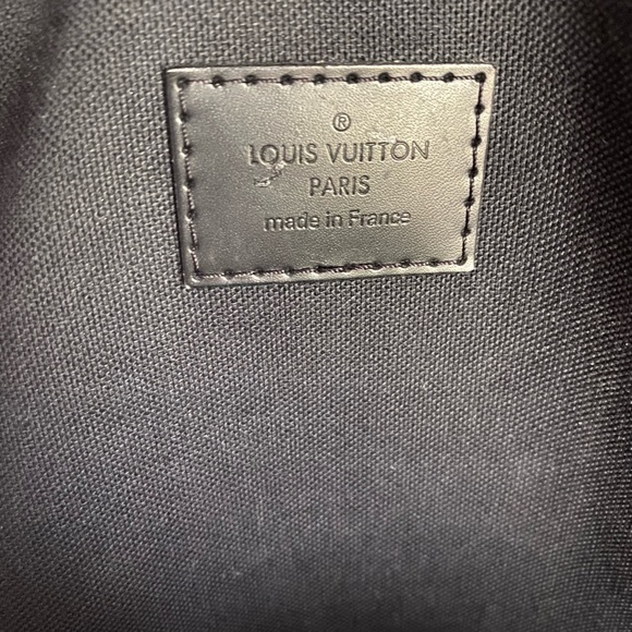 Louis Vuitton laptop/backpack bag.  Like new, rarely used. - Picture 7 of 8